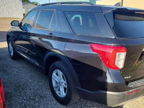 Agate Black Metallic 2024 Ford Explorer XLT