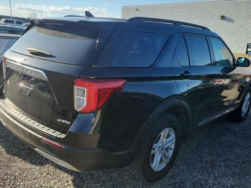 Agate Black Metallic 2024 Ford Explorer XLT