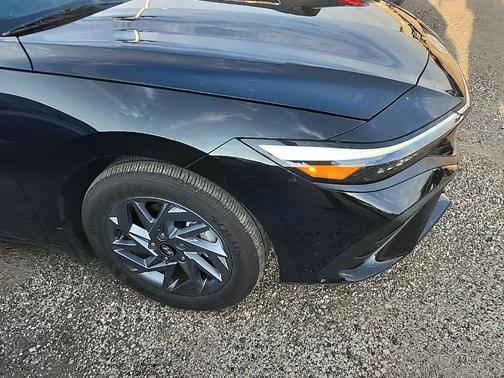 2024 Hyundai ELANTRA HEV Blue