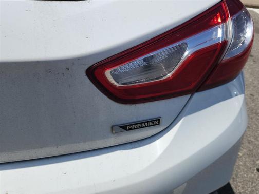 Summit White 2017 Chevrolet Cruze Premier