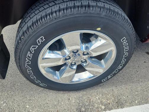 Delmonico Red Pearlcoat 2019 RAM 1500 Big Horn