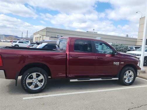 Delmonico Red Pearlcoat 2019 RAM 1500 Big Horn