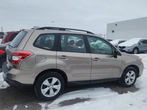 2016 Subaru Forester 2.5i