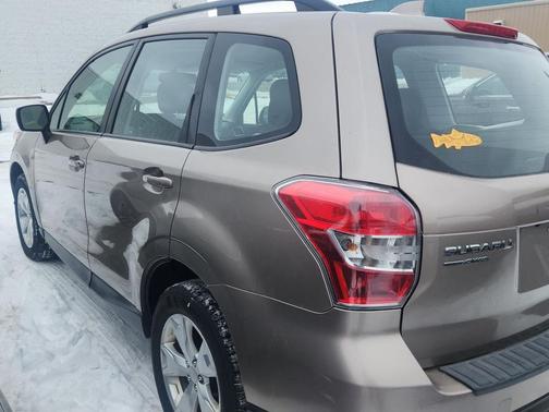 2016 Subaru Forester 2.5i