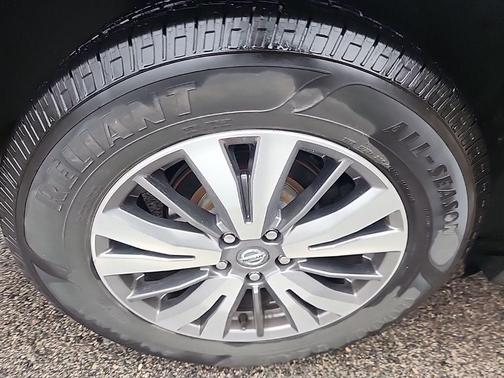 2020 Nissan Pathfinder SL 4WD