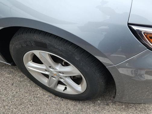 Sterling Gray Metallic 2024 Chevrolet Malibu FWD 1LT