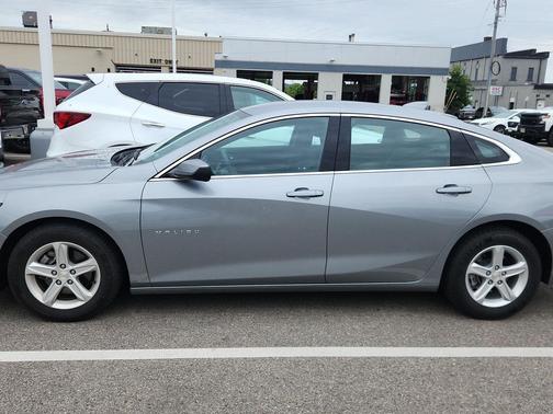 Sterling Gray Metallic 2024 Chevrolet Malibu FWD 1LT