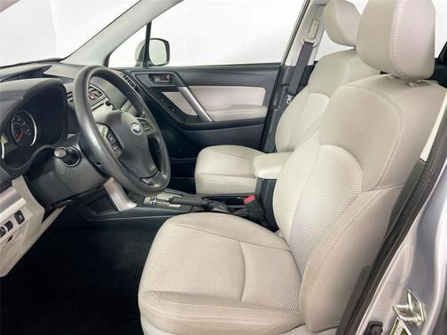 Ice Silver Metallic 2016 Subaru Forester 2.5i Premium