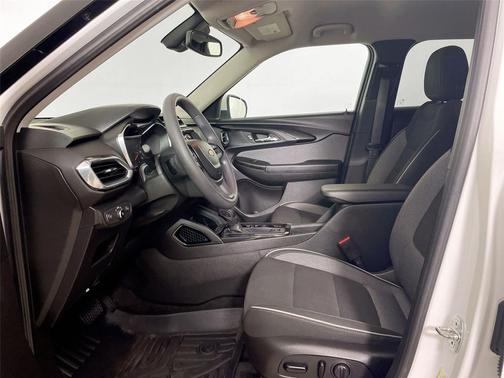 Summit White 2022 Chevrolet Trailblazer LT