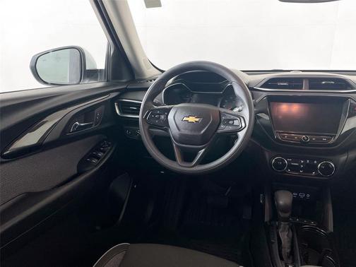 Summit White 2022 Chevrolet Trailblazer LT
