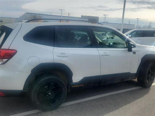 Crystal White Pearl 2022 Subaru Forester Wilderness