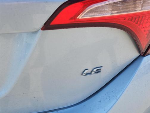 Classic Silver Metallic 2017 Toyota Corolla LE