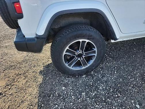 2023 Jeep Wrangler 4-Door Sahara