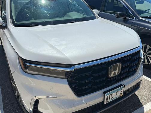 Platinum White Pearl 2024 Honda Pilot Touring 8-Passenger