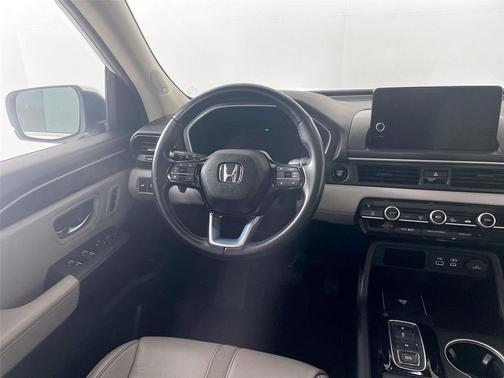 Platinum White Pearl 2024 Honda Pilot Touring 8-Passenger