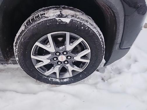 2023 GMC Acadia AWD SLT