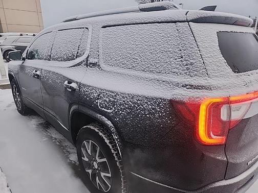 2023 GMC Acadia AWD SLT