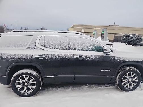2023 GMC Acadia AWD SLT