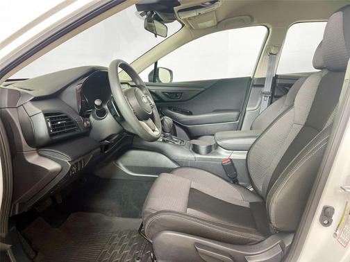 Crystal White Pearl 2025 Subaru Outback Base