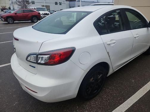 2013 Mazda Mazda3 i Sport