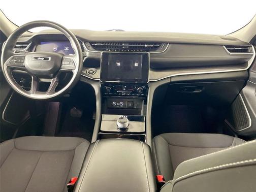 Baltic Gray Metallic Clearcoat 2022 Jeep Grand Cherokee L Laredo
