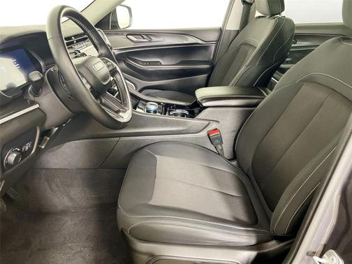Baltic Gray Metallic Clearcoat 2022 Jeep Grand Cherokee L Laredo