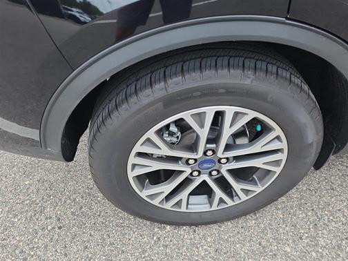 Agate Black Metallic 2021 Ford Escape SEL