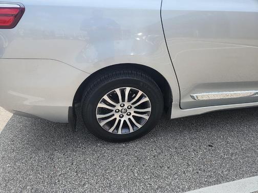 2019 Toyota Sienna XLE