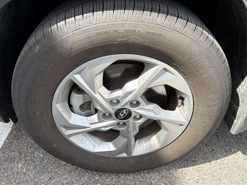 Black Pearl 2024 Hyundai TUCSON SEL