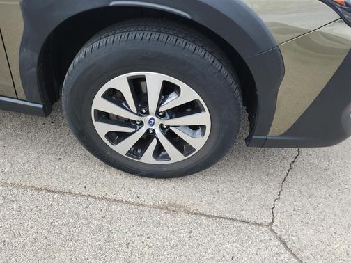 Autumn Green Metallic 2024 Subaru Outback Premium
