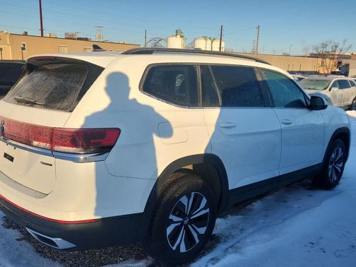 2024 Volkswagen Atlas 2.0T SE