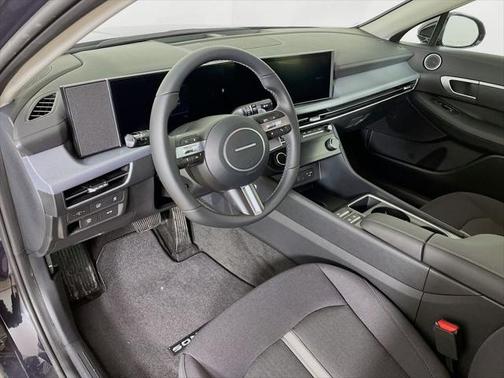 2025 Hyundai SONATA Hybrid SE