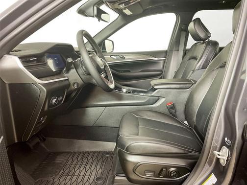 Baltic Gray Metallic Clearcoat 2026 Jeep Grand Cherokee Limited