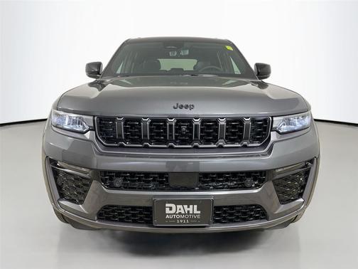Baltic Gray Metallic Clearcoat 2026 Jeep Grand Cherokee Limited