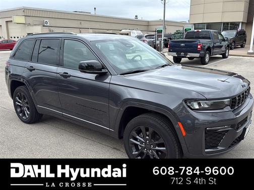 Baltic Gray Metallic Clearcoat 2026 Jeep Grand Cherokee Limited