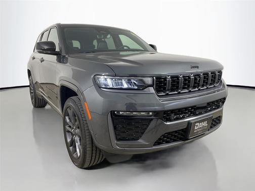 Baltic Gray Metallic Clearcoat 2026 Jeep Grand Cherokee Limited