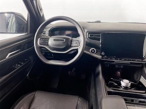 Diamond Black Crystal Pearlcoat 2024 Jeep Wagoneer Series II 4x4