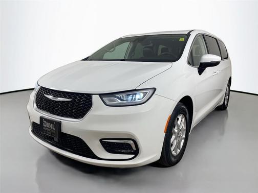 Bright White Clearcoat 2023 Chrysler Pacifica Touring L