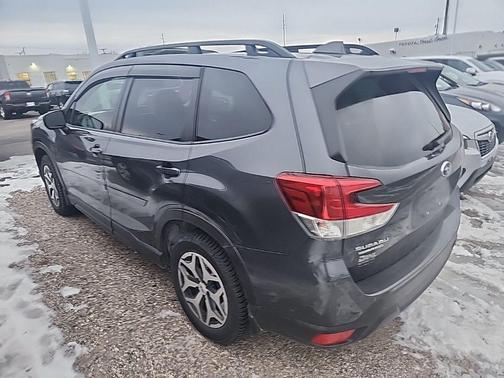 2022 Subaru Forester Premium