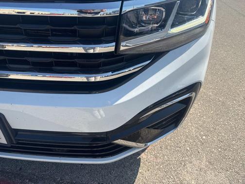 2021 Volkswagen Atlas Cross Sport 3.6L V6 SE w/Technology R-Line
