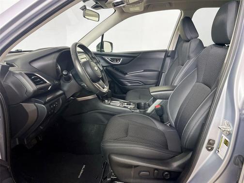 Ice Silver Metallic 2023 Subaru Forester Premium