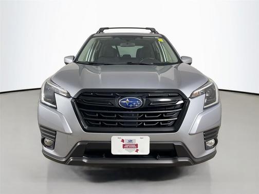 Ice Silver Metallic 2023 Subaru Forester Premium