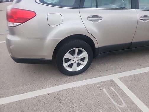 2014 Subaru Outback 2.5i