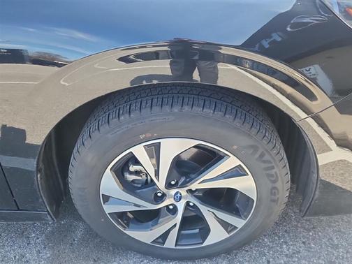 Crystal Black Silica 2023 Subaru Legacy Premium