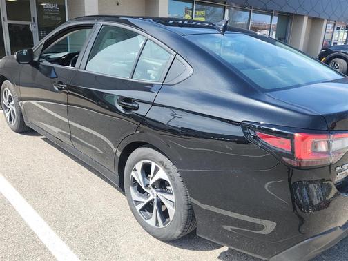 Crystal Black Silica 2023 Subaru Legacy Premium