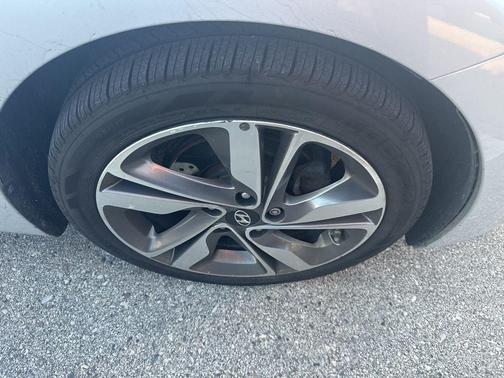 2016 Hyundai ELANTRA Limited