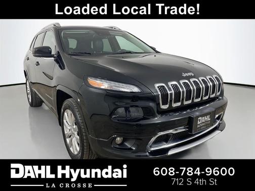 Diamond Black Crystal Pearlcoat 2017 Jeep Cherokee Overland