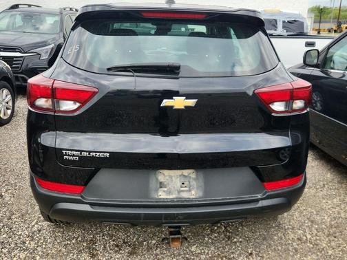 Mosaic Black Metallic 2023 Chevrolet Trailblazer LS
