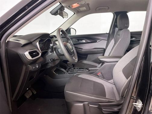 Mosaic Black Metallic 2023 Chevrolet Trailblazer LS