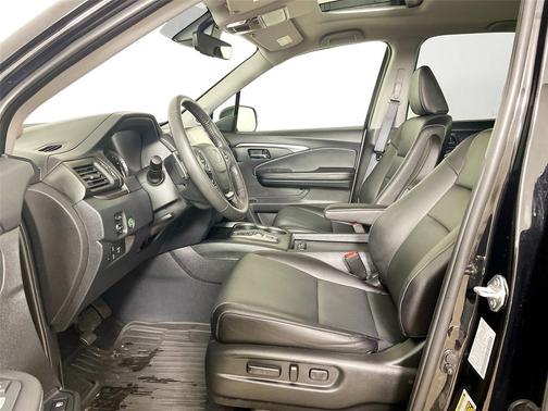 Crystal Black Pearl 2023 Honda Ridgeline RTL